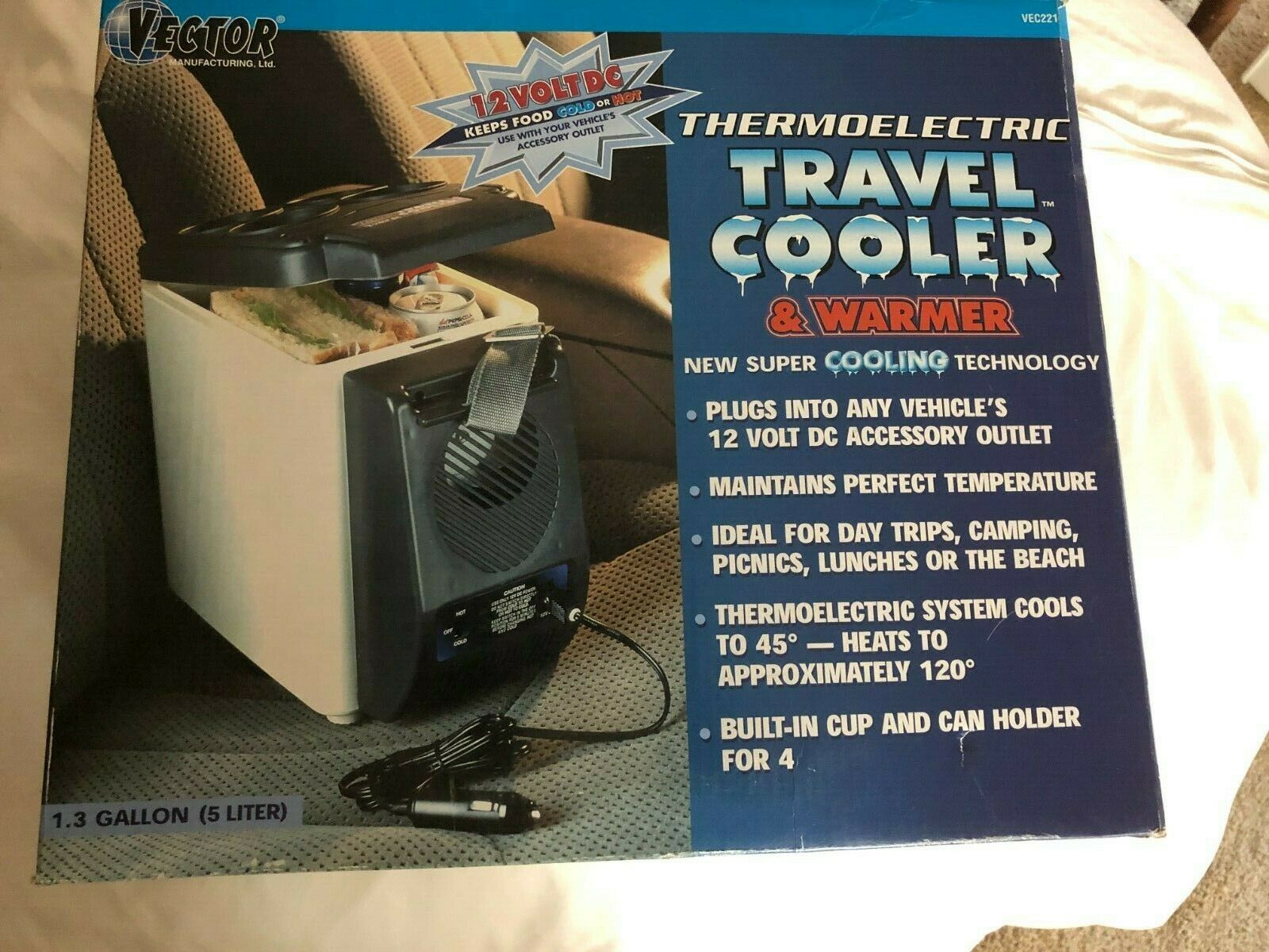 travel cooler and warmer vector